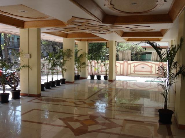 Hôtel Om Sai Palace à Pune Extérieur photo